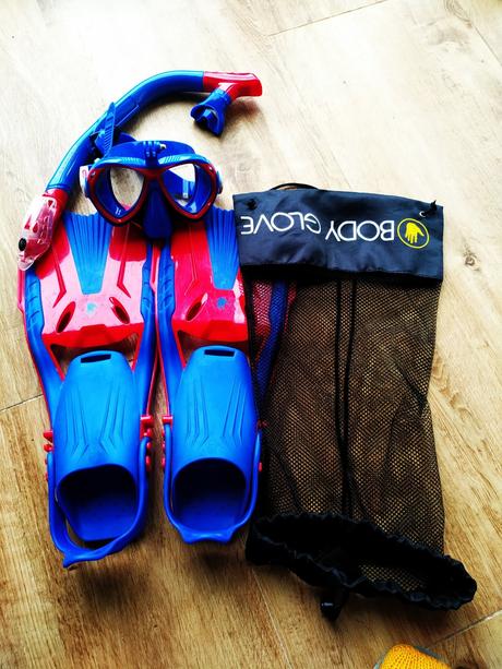 Plutvy a potápačské okuliare, 