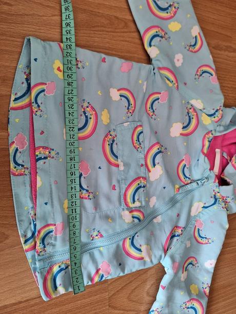 Dievčenská bunda, 74