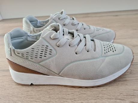 Tenisky veľ. 34, reserved,34