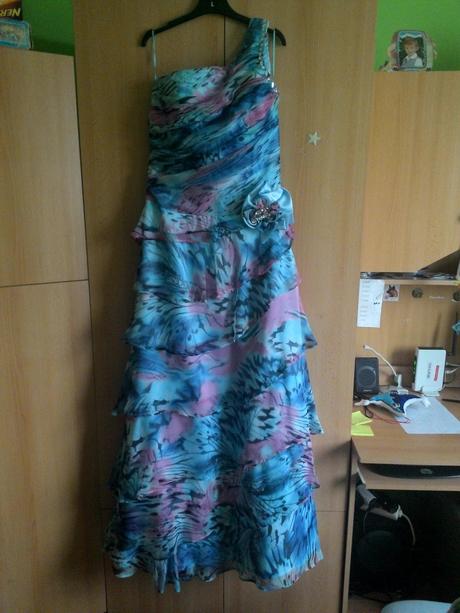 Spoločenské šaty s kamienkami, 38