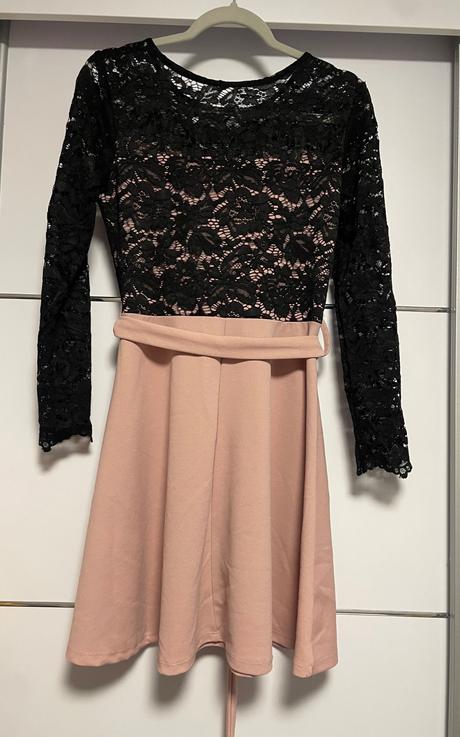 Predám ružovo - čierne šaty, 