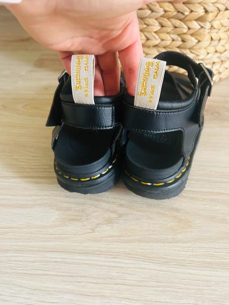 Luxusné sandále značky dr. martens, pc 140 eur, 38