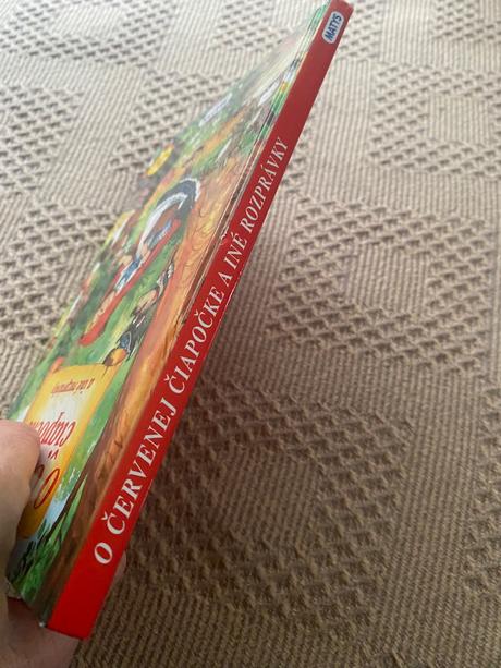 O červenej čiapočke a iné rozprávky veľké písmená,