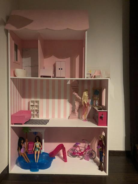 Luxusný barbie domček s najkrajšou barbie zbierkou, 
