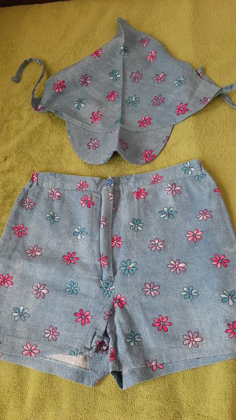 Kraťasy a šatka, 152