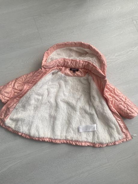 Tepla bunda, dkny,86