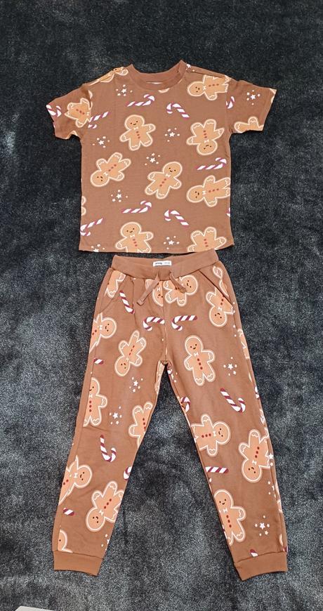 Vianocny komplet, teplaky v.122, tricko v.116, 116