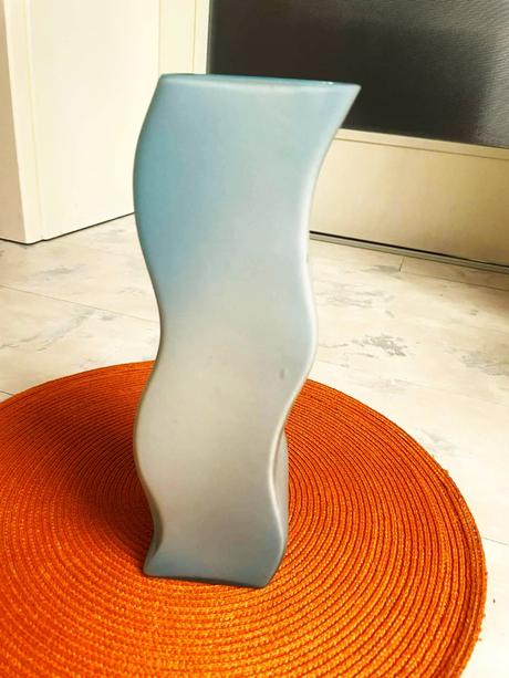 Sklenená tieňovaná váza - vlnovka, 