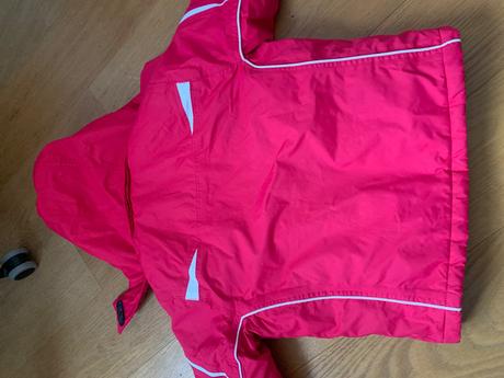 Lyziarska vetrovka, 104