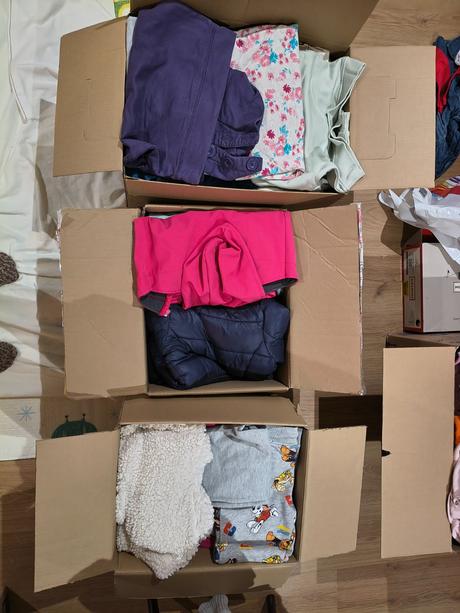 Balík oblečenia vo veľkosti 104, 104–116