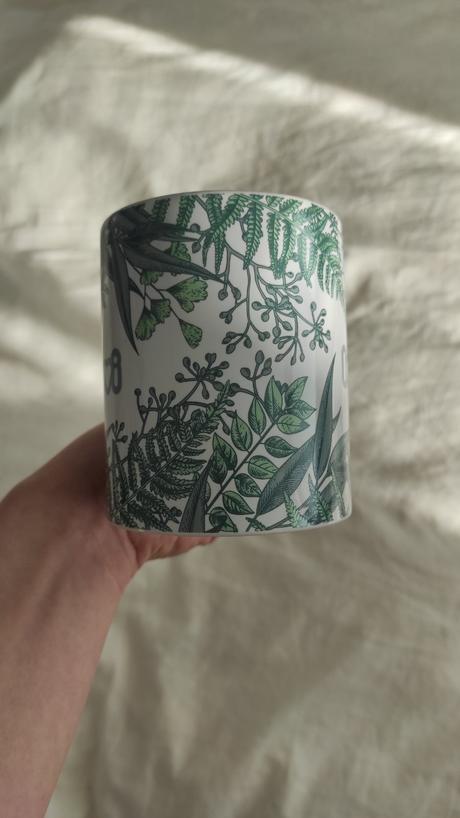 Hrncek s rastlinnym motivom,