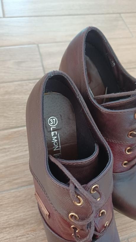 Topánky na jeseň, 37