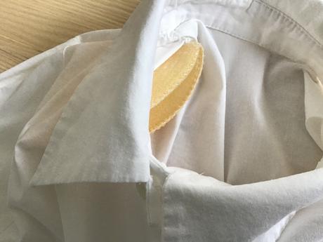 Biela blúzka s modrým vyšívaným lemovaním veľ. 36, 36