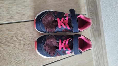 Ľahké penové tenisky na telesnú, 33