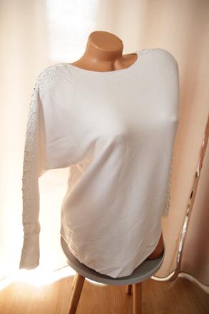 Biely sveter s ozdobenými rukávmi, l, l