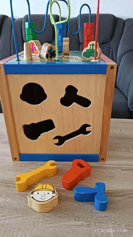 Interaktívna hračka (kocka(,