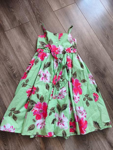 Nádherné šaty s kvetmi, 116