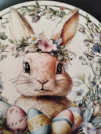 Drevená dekorácia na veľkú noc,