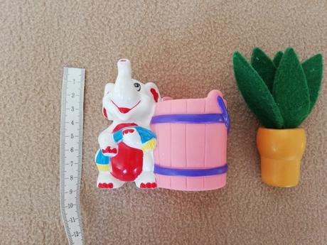 Stojan na perá a iné, 