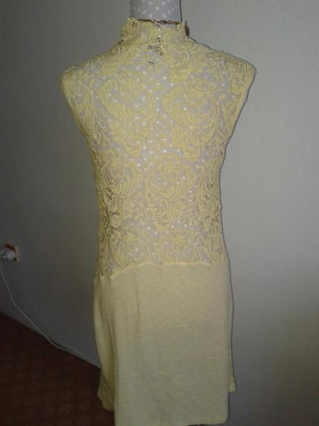 Žltý dlhý svetrík s čipkou s, s