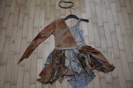 Baletný kostým, 158