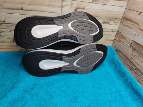 Adidas 46 - čierne bežecké tenisky, adidas,46