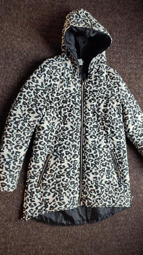 Bunda leoparďou potlačou, 40