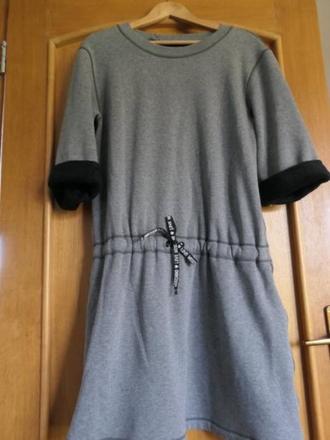 Love moschino orig. luxusne damske saty m/l, moschino,m