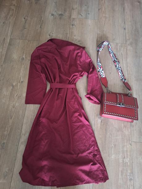 Bluzkove saty bordove, l
