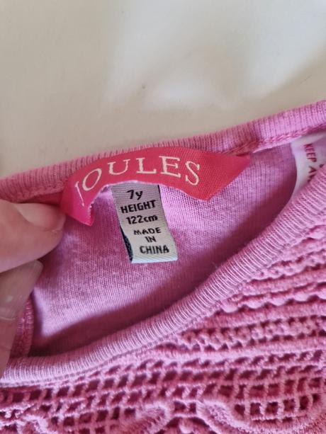 Tielko s čipkou, 122