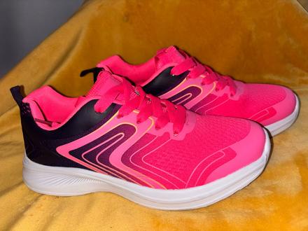 Bežecké tenisky, 40