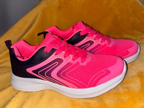 Bežecké tenisky, 40