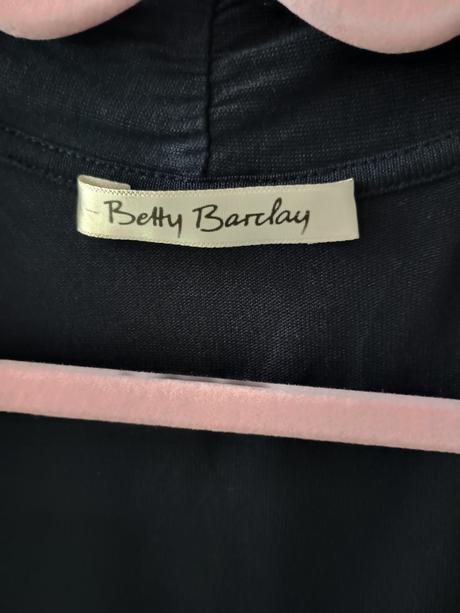 Balíček oblečenia, s