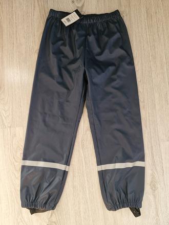 Nohavice do dažďa, 140