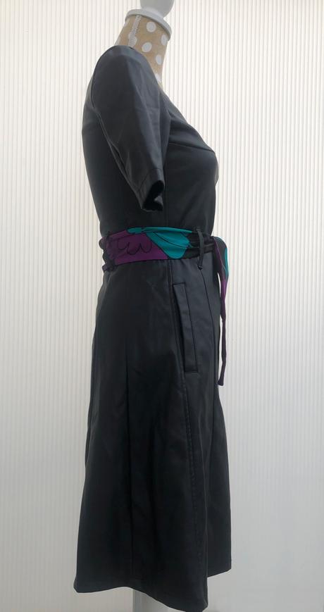 Kožené šaty s vreckami, 34