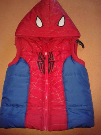 Vesta s mikinou spiderman, 122