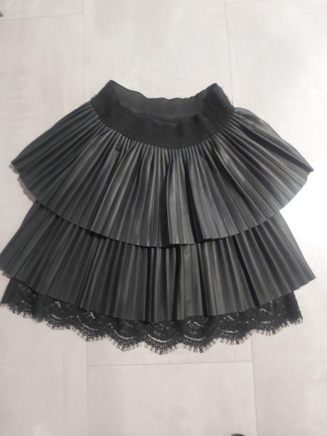 Damska kožená sukňa, 