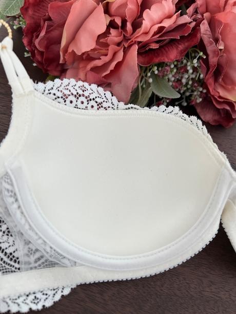 Krajkova suprava stala 140 eur, s