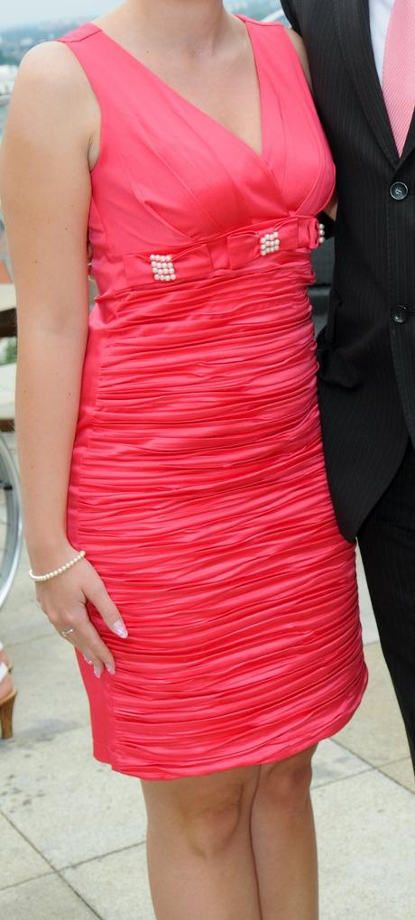 Kokteilové šaty lososovej farby, 38