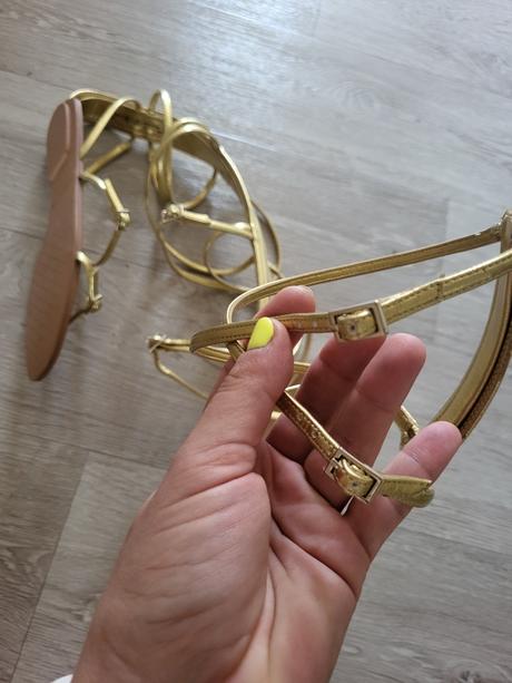 Krásne zlaté nastaviteľné gladiatorky, zara,39
