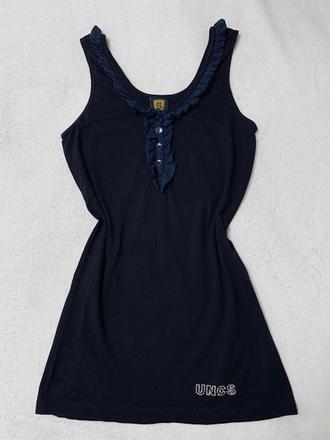 Prdĺžené čierne tielko s volánikom zn. uncs, m