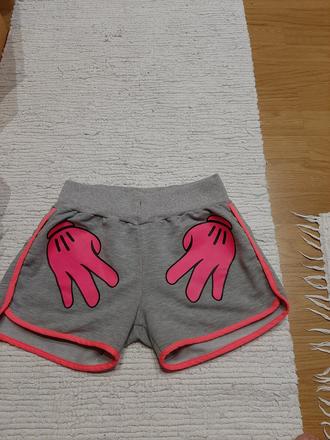 Šortky, s