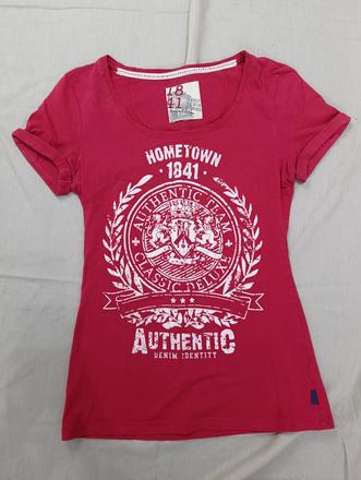 Červené tričko, s