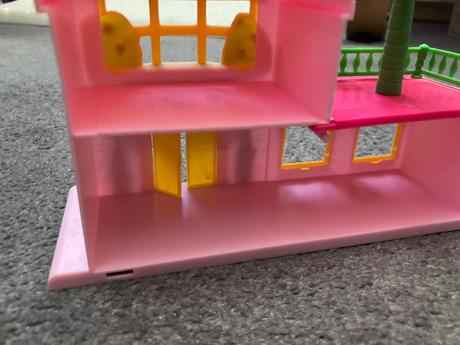 Maly plastovy domcek, 