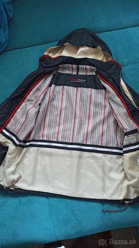 Nepremokavá bunda, 38