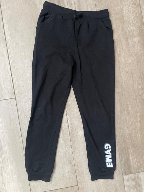 Tepláky game, sinsay,134