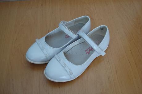 Biele uzatvorené sandálky, wojtylko,33