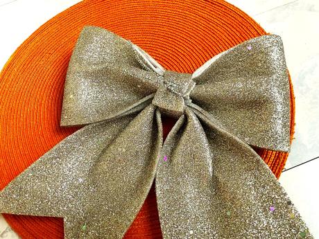 Zlatá vianočná mašľa, 