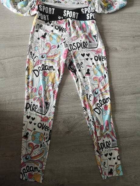 Súprava crop mikina a leginy, 152