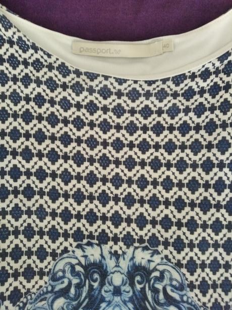 Bielo-modré šaty, 40